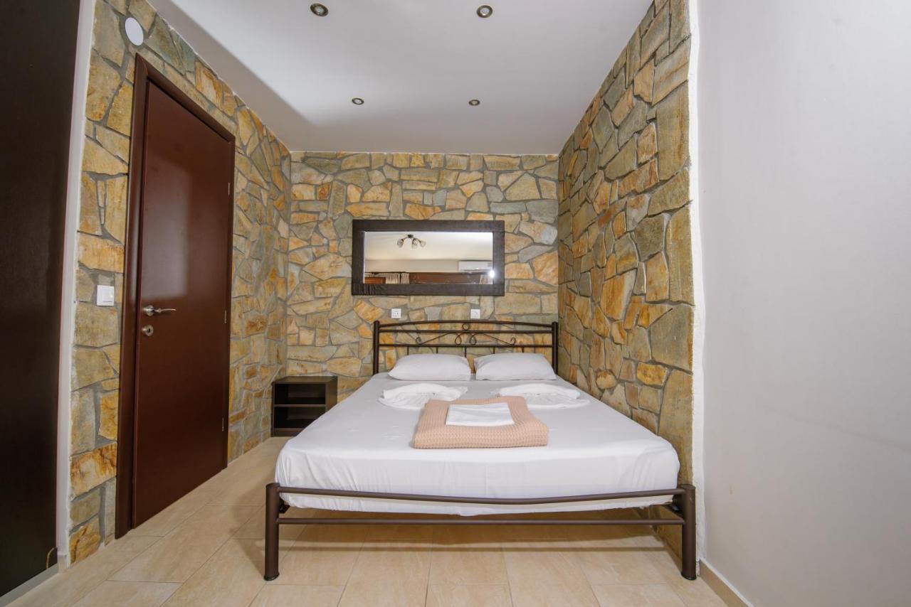 Stone Suites Pefkochori Exterior photo