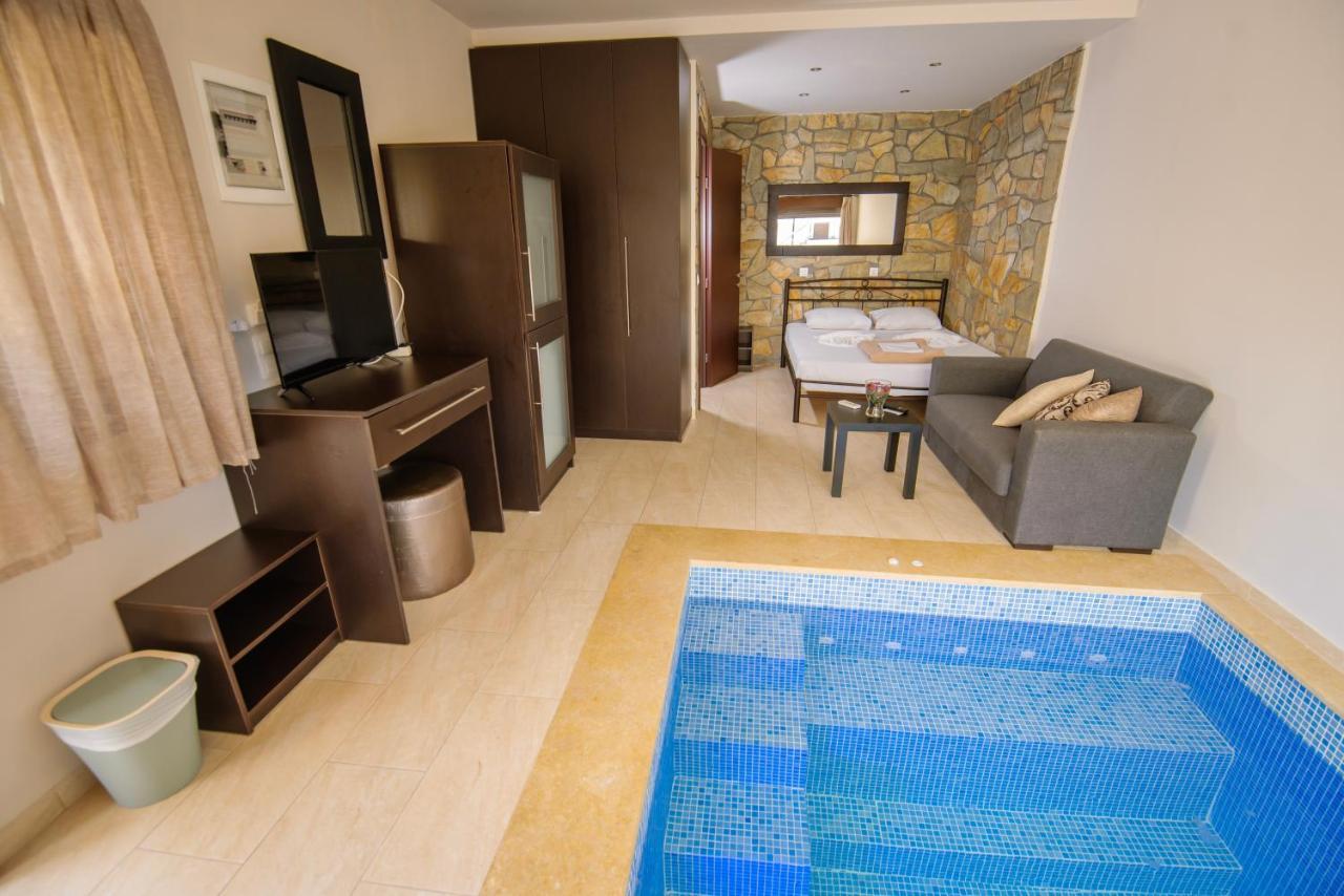 Stone Suites Pefkochori Exterior photo